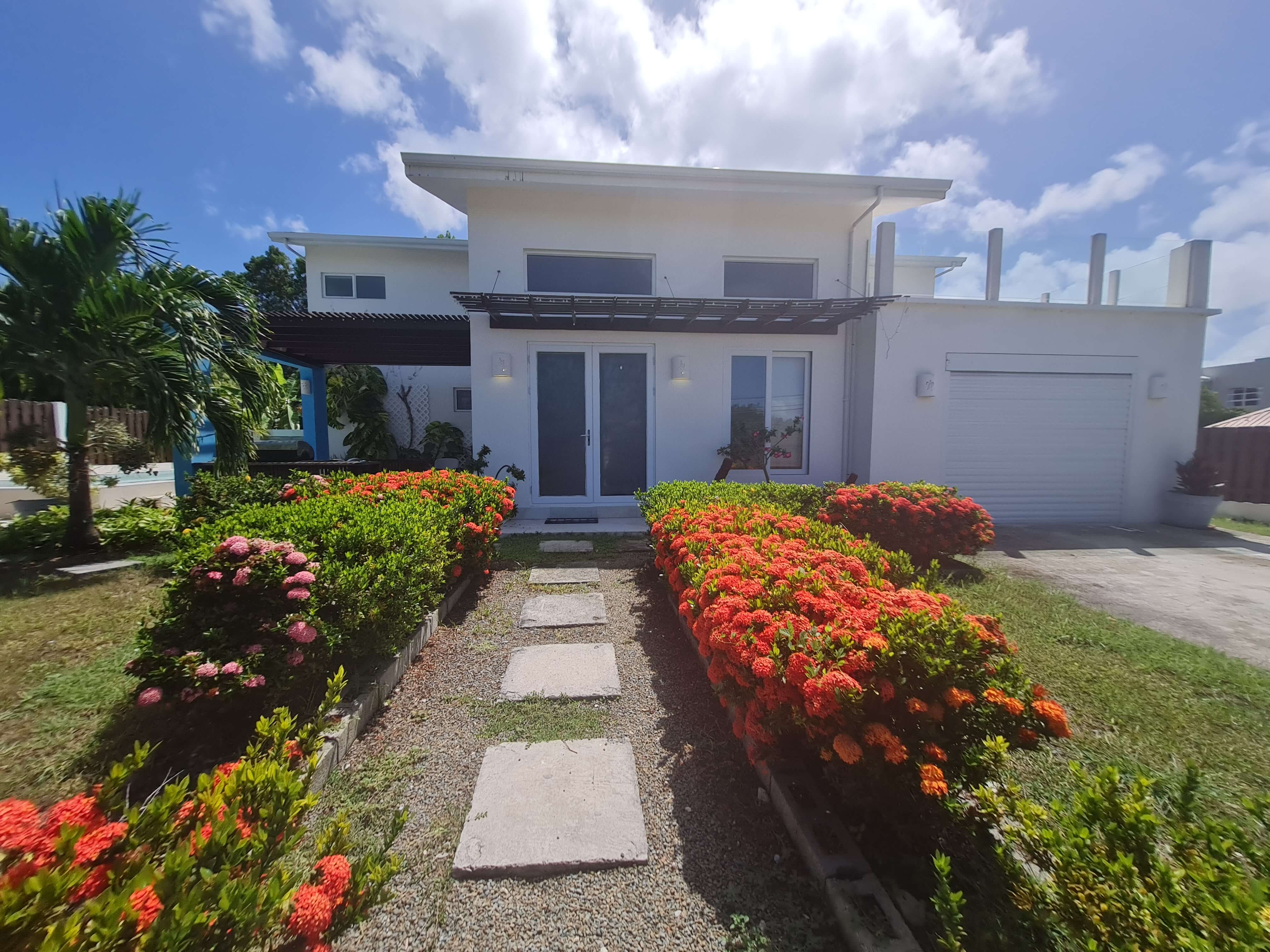 The White House, McKinnons, Antigua