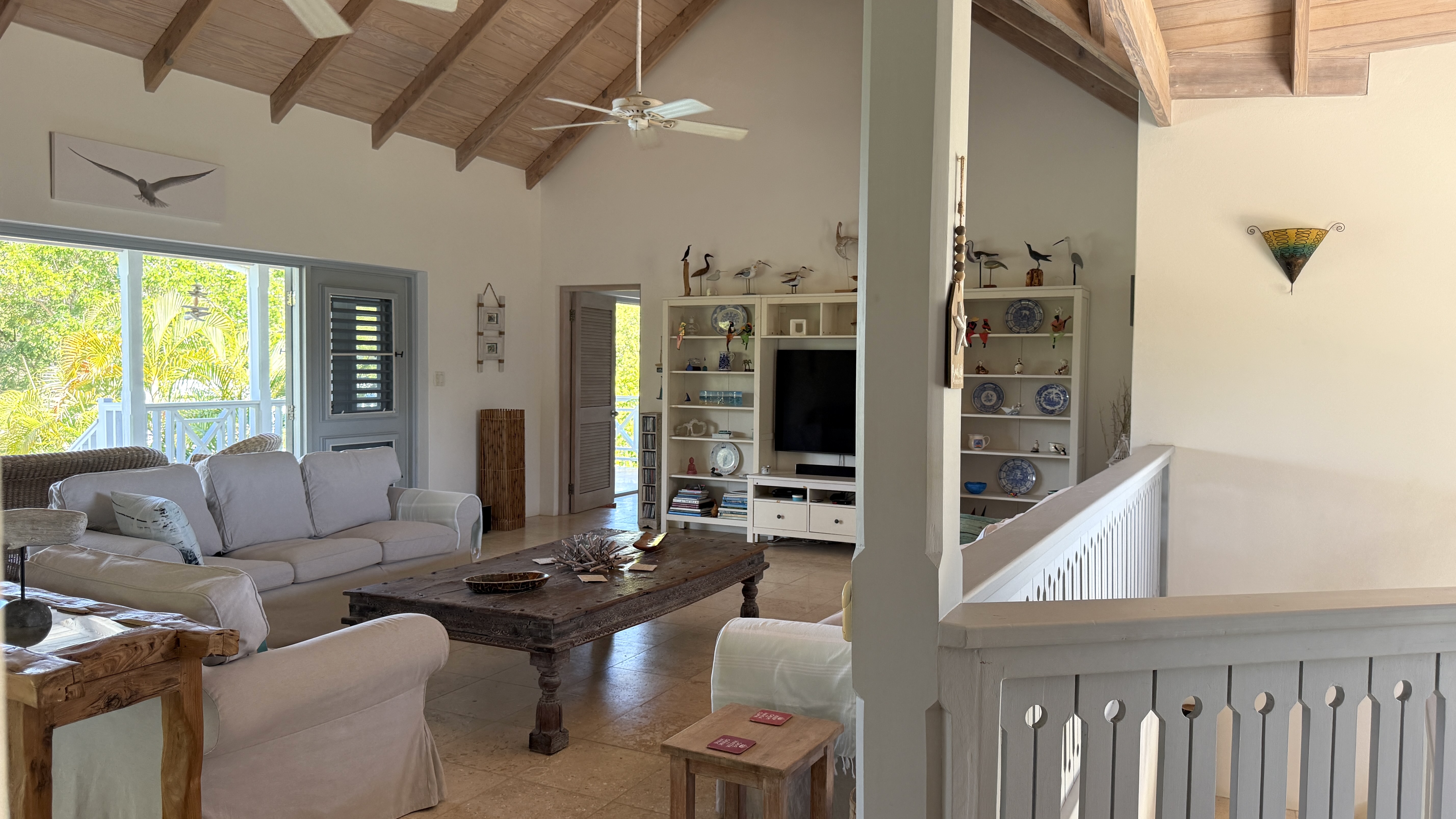 Driftwood Villa — photo 5 of 15