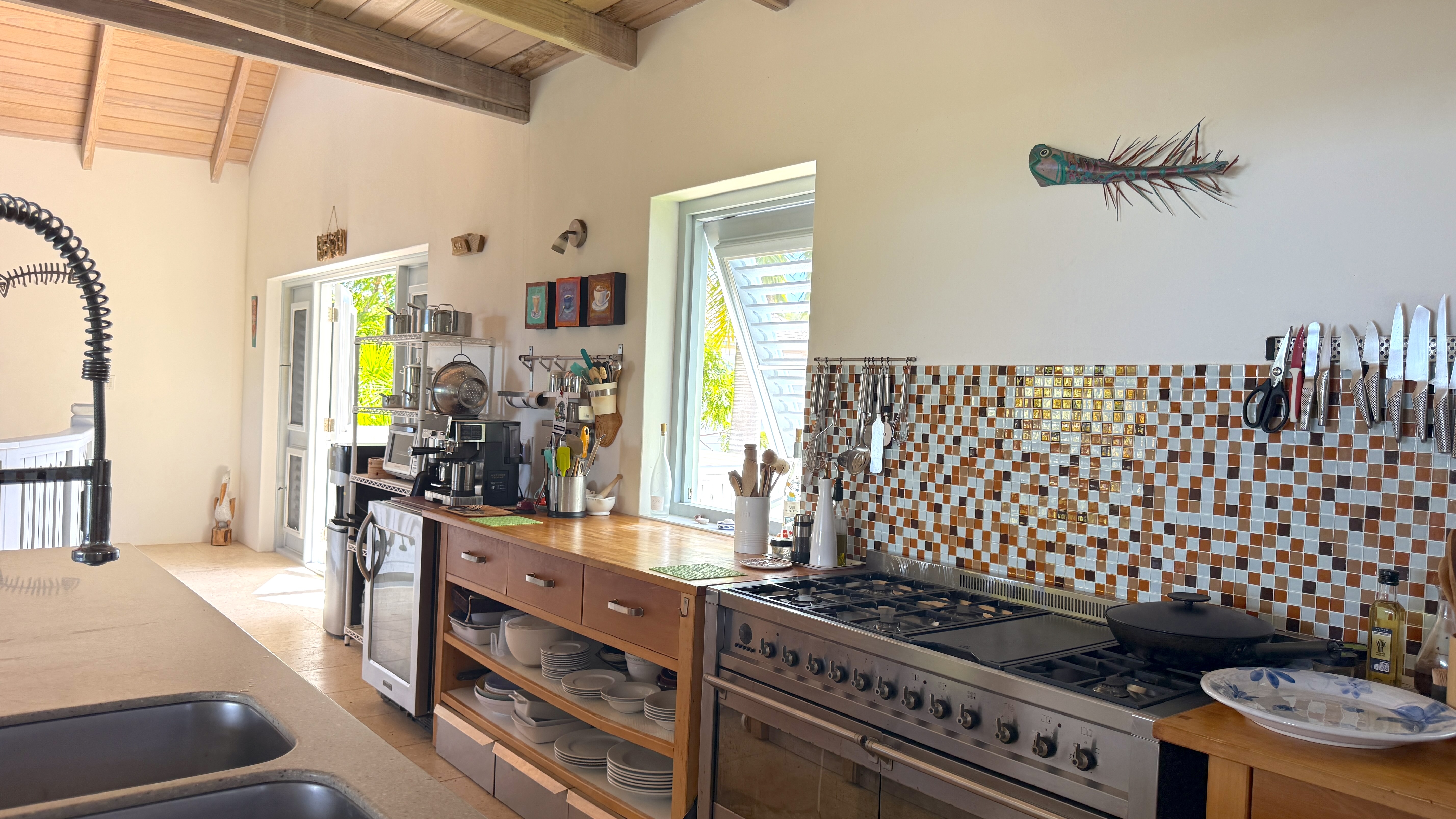 Driftwood Villa — photo 8 of 15