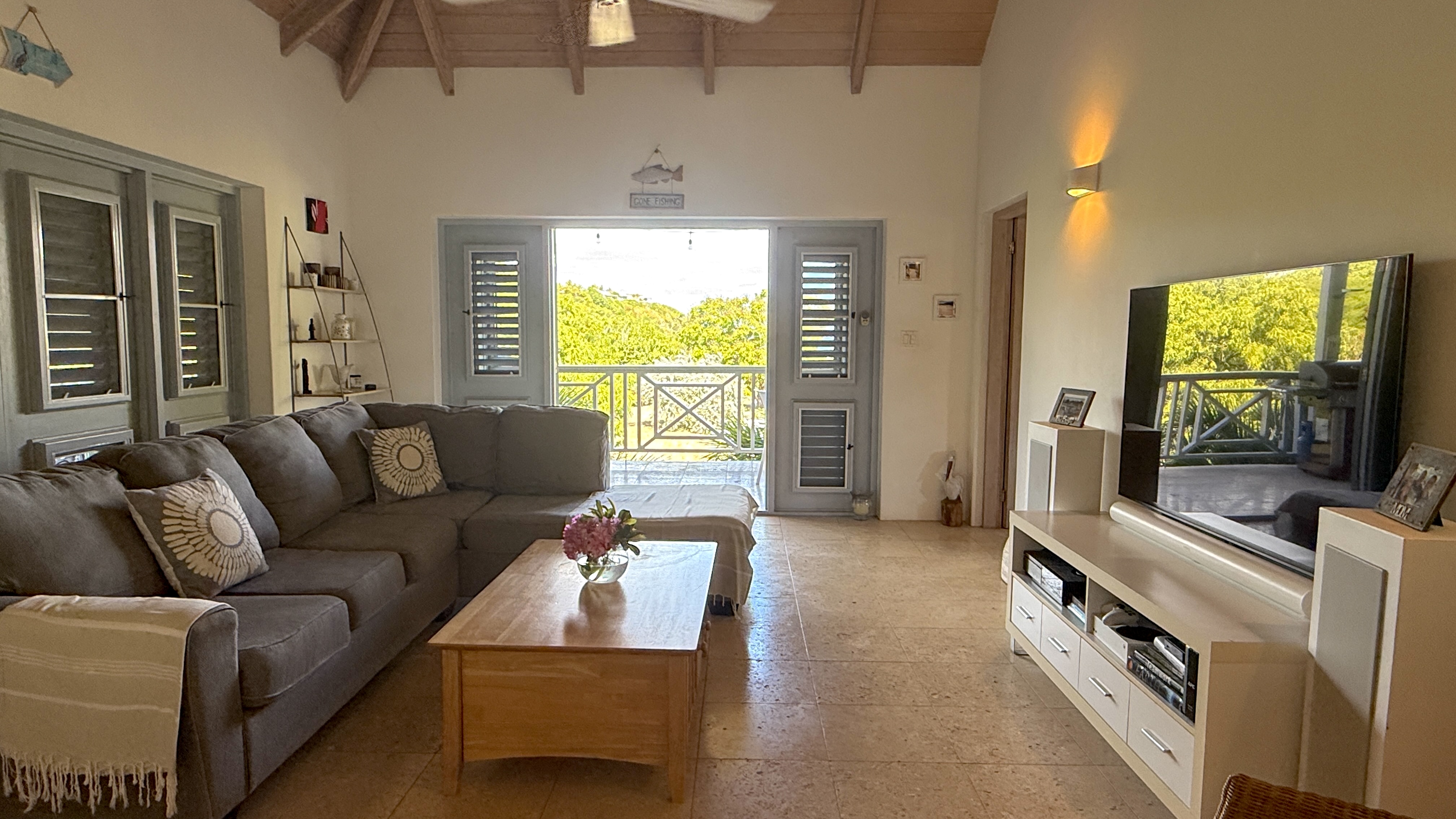 Driftwood Villa — photo 13 of 15
